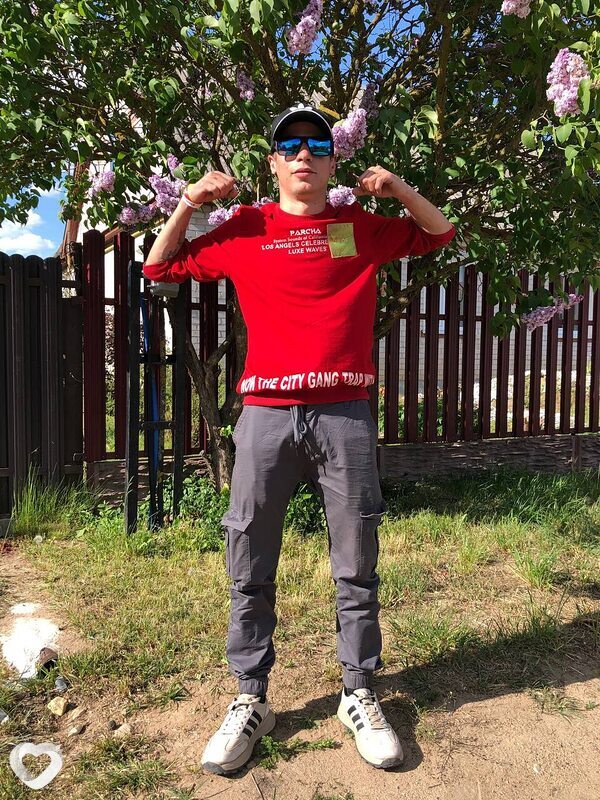 Илья, 23, Барановичах — анкета №1428240