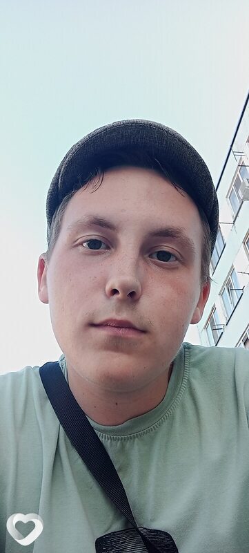 Кирилл, 21, Горках — анкета №1429243