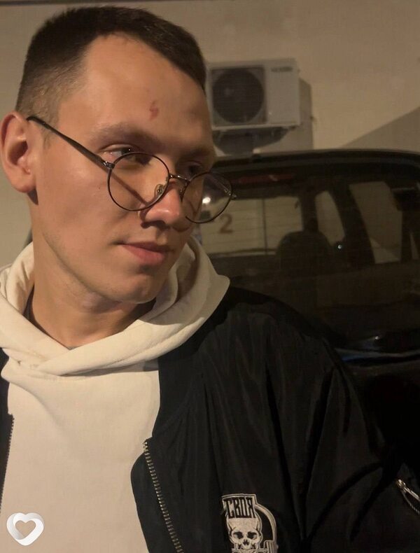 Артем, 27, Москве — анкета №1429573
