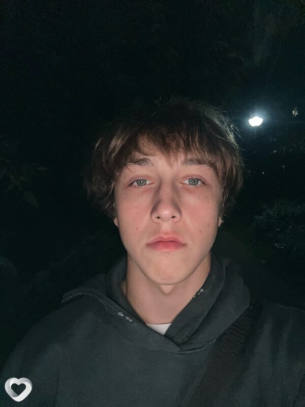 Иван, 21, Москве — анкета №1432776