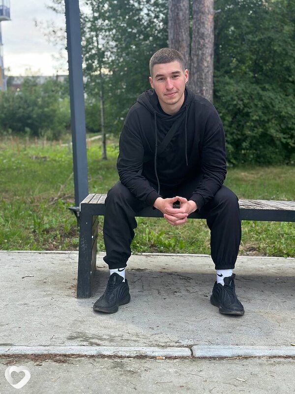 Артем, 23, Москве — анкета №1434810