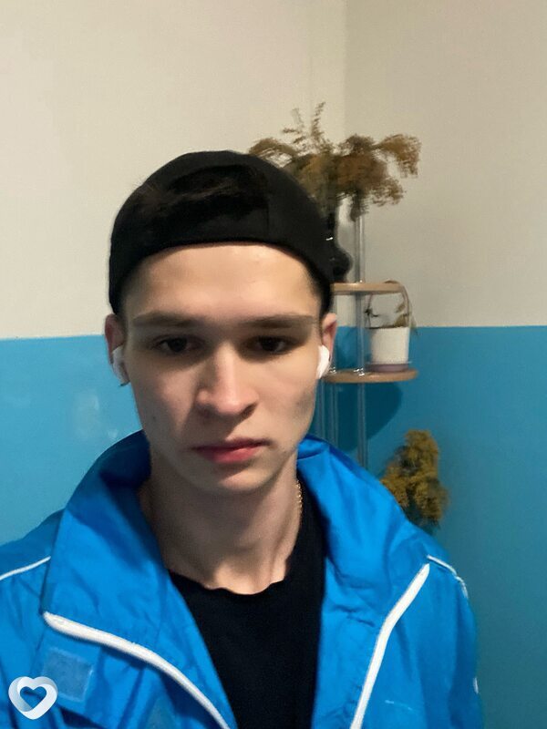 Антон, 21, Сургуте — анкета №1435551