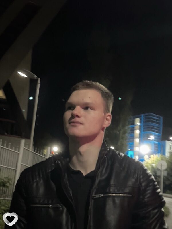 Иван, 22, Москве — анкета №1439091