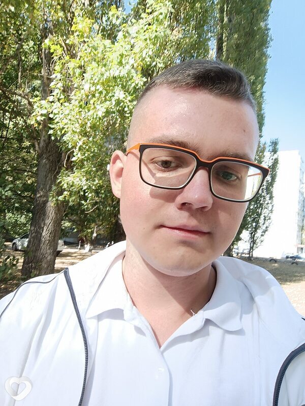 Максим, 22, Воронеже — анкета №1439109