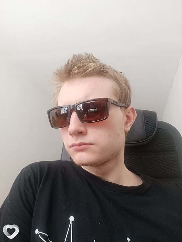 Максим, 21, Калининграде — анкета №1439428