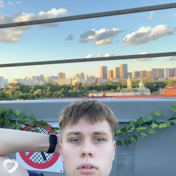 Артем, 21, Москве — анкета №1440268