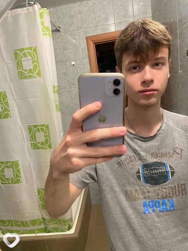 Юрий, 21, Москве — анкета №1439678