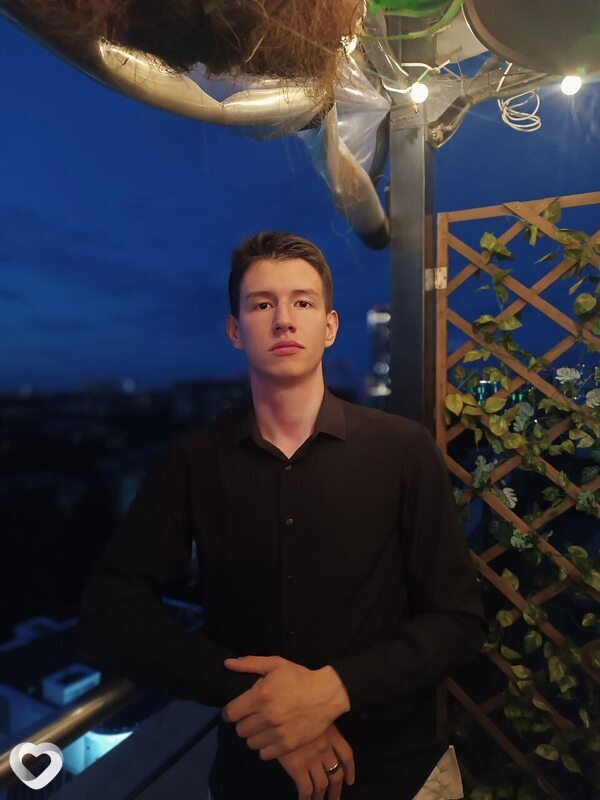 Антон, 22, Северске — анкета №1440105