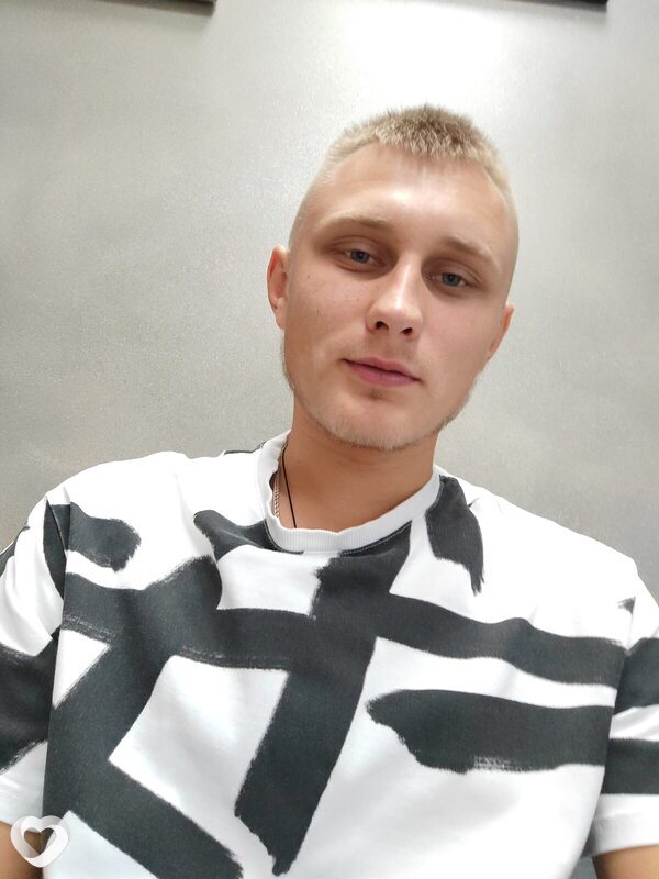 Максим, 23, Москве — анкета №1444774