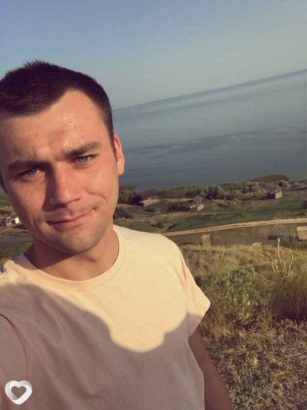 Артём, 26, Азове — анкета №1446838