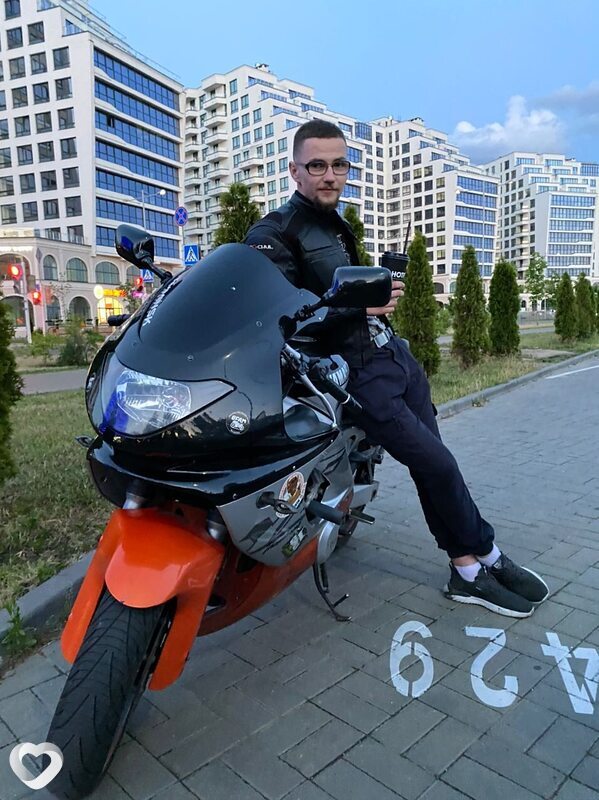 Максим, 27, Москве — анкета №1446850