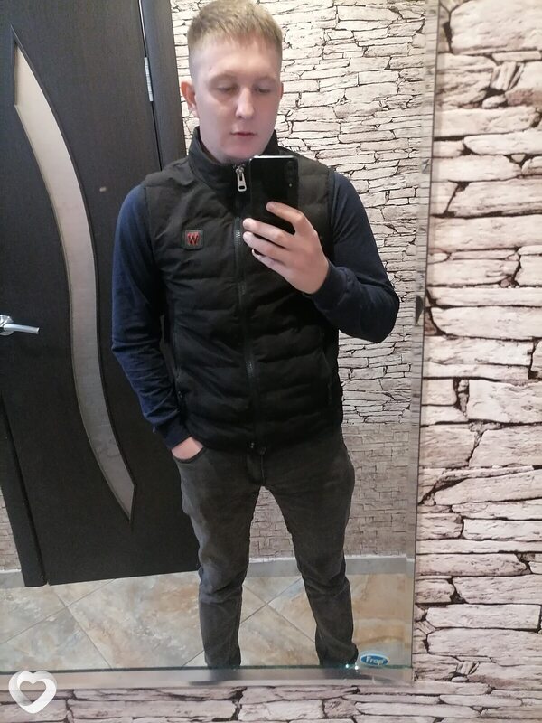 Анатолий, 22, Донецке — анкета №1446988