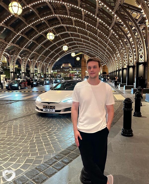 Елисей, 26, Калуге — анкета №1457480