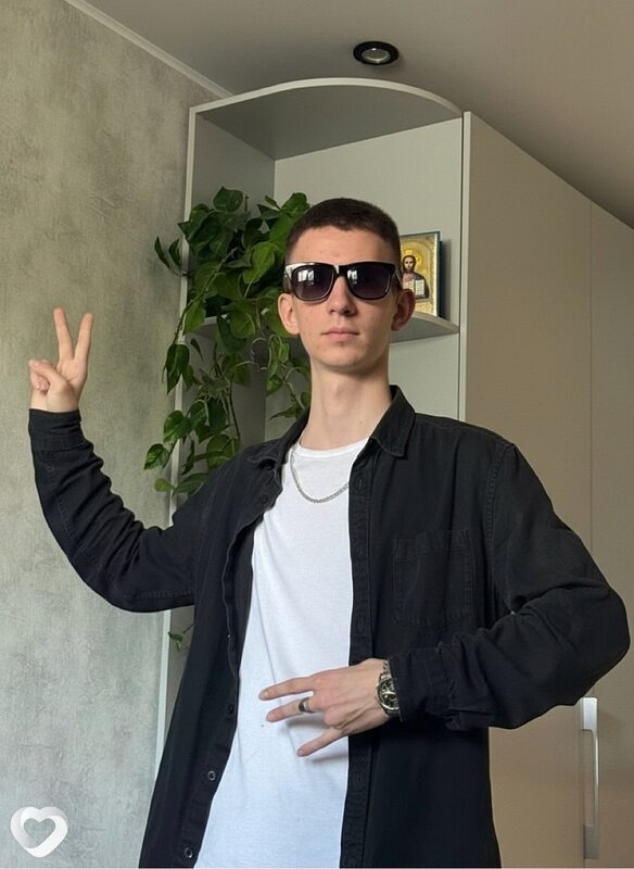 Илья, 22, Белгороде — анкета №1458974