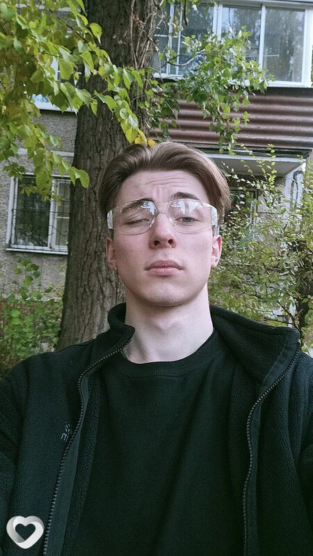 Максим, 21, Москве — анкета №1459853