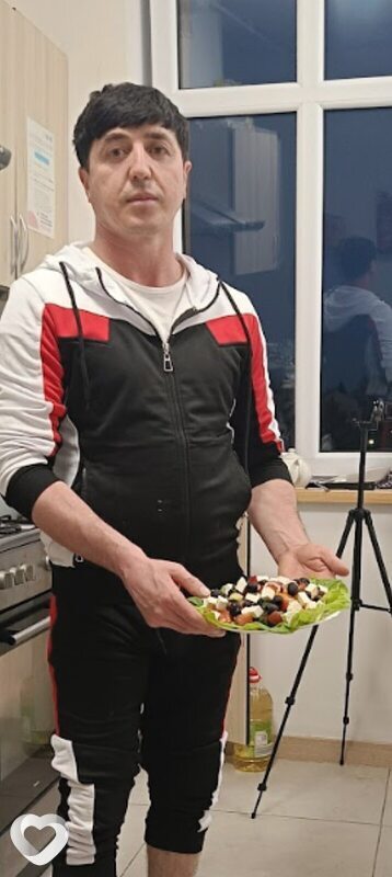 Maksim, Тчев