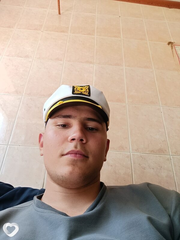 Артём, 20, Барановичах — анкета №1461270