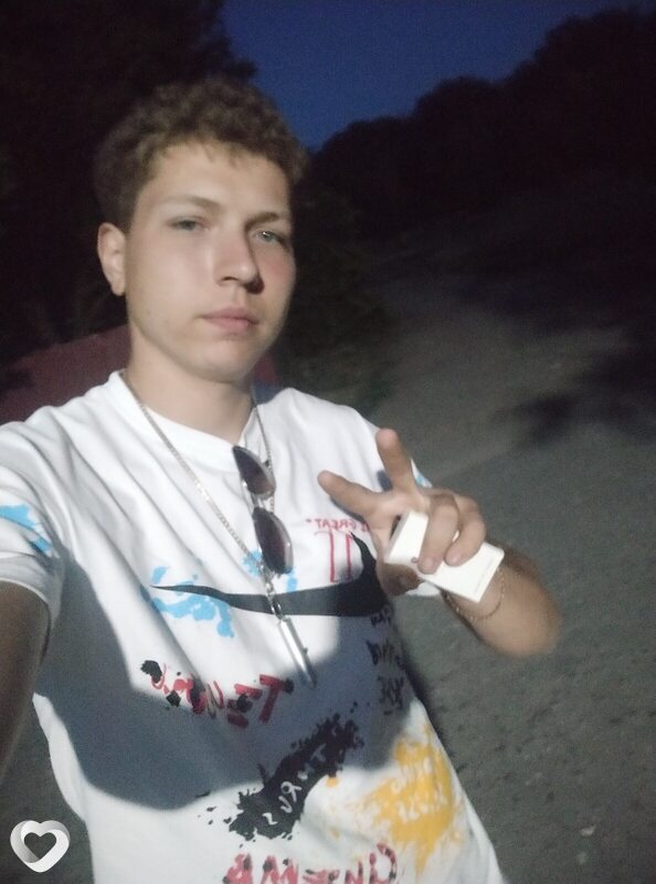 Денис, 21, Таганроге — анкета №1462189