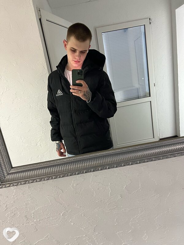 Артем, 21, Орске — анкета №1463386