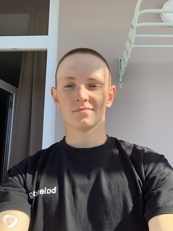 Артем, 20, Ростове-на-Дону — анкета №1466279