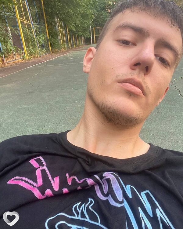 Артемка, 26, Ростове-на-Дону — анкета №1469658