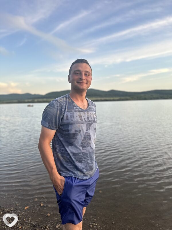 Марк, 26, Черниговке — анкета №1470100
