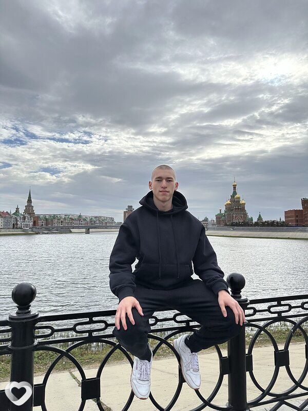 Богдан, 19, Москве — анкета №1471337