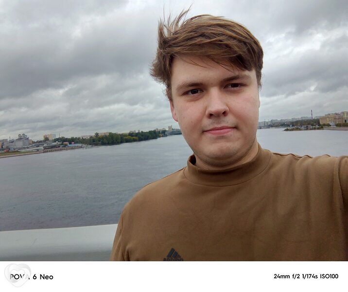 Максим, 21, Белогорске — анкета №1475832