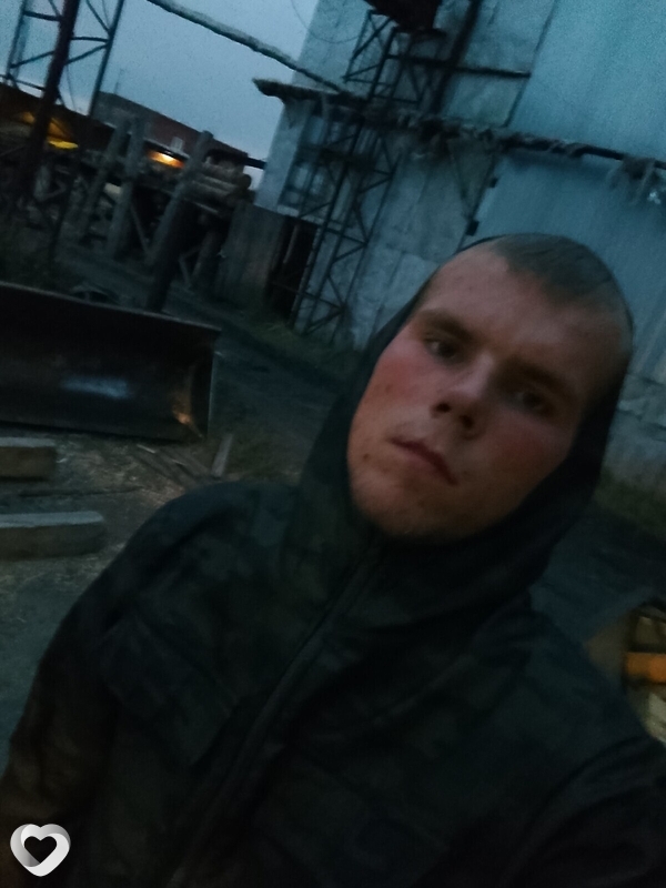 Денис, 21, Барнауле — анкета №1479239