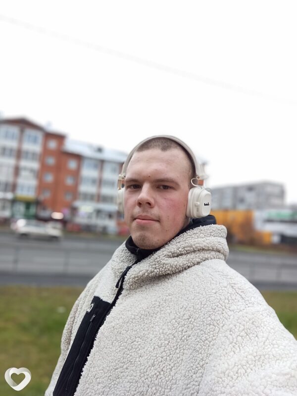 Артём, 21, Петрозаводске — анкета №1479356