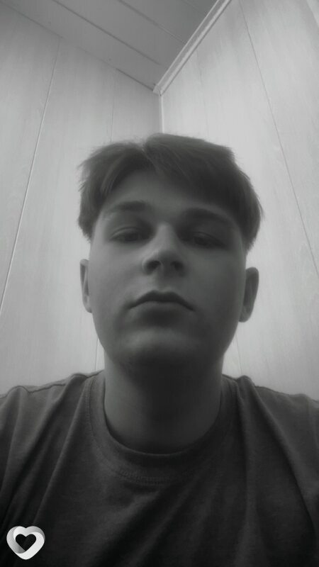 Кирилл, 22, Омске — анкета №1480422