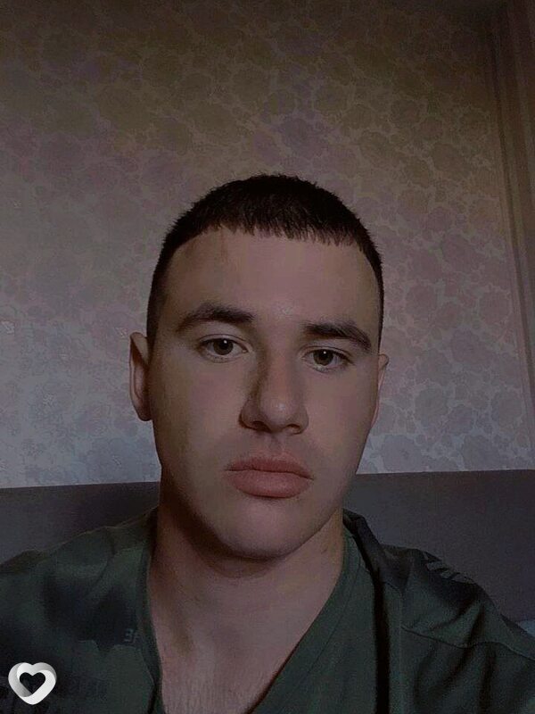 Артём, 21, Гомеле — анкета №1482903