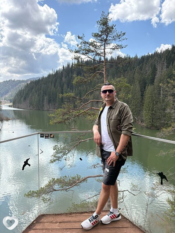 Jhon, Iași