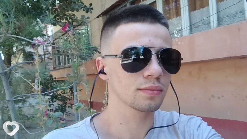 Олег, 28, Новомосковске — анкета №1484855