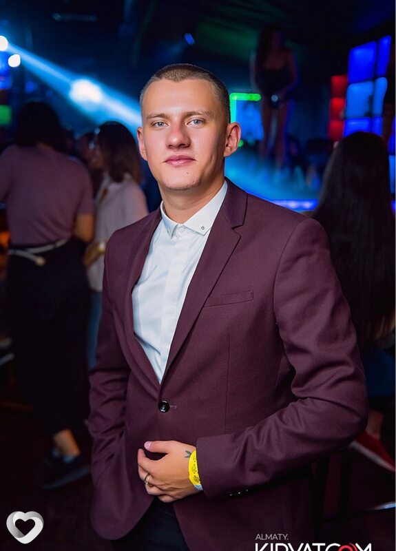 Иван, 23, Шахтинске — анкета №1484701