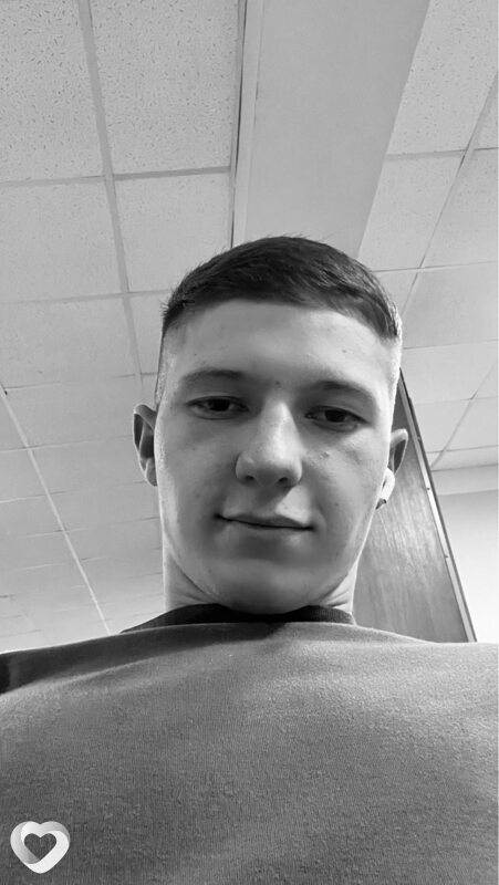 Игорь, 21, Саратове — анкета №1485324