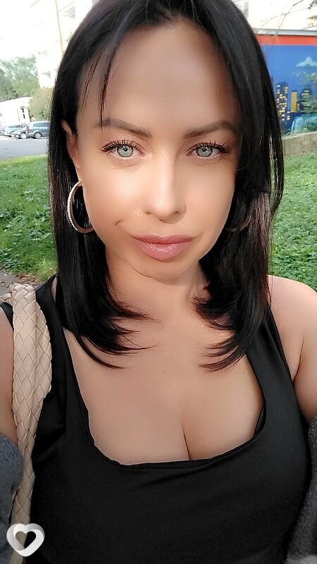 Mary, Прага