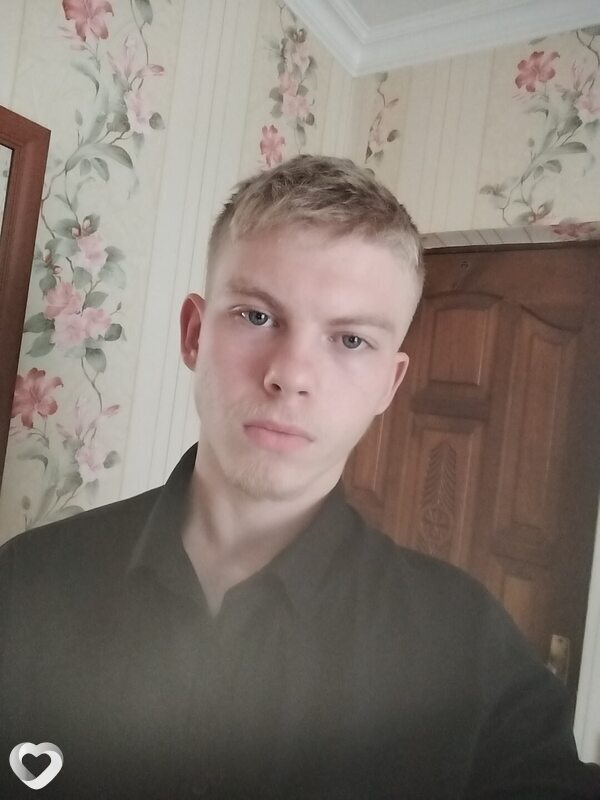 Виктор, 20, Адлер — анкета №1486366