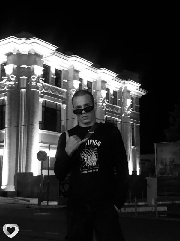 Юрий, 20, Москве — анкета №1488044