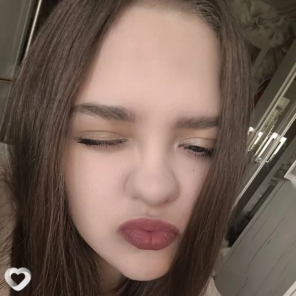 Лиза, 21, Бийске — анкета №1491812