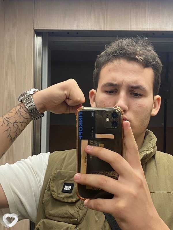 Александр, 21, Москве — анкета №1492560