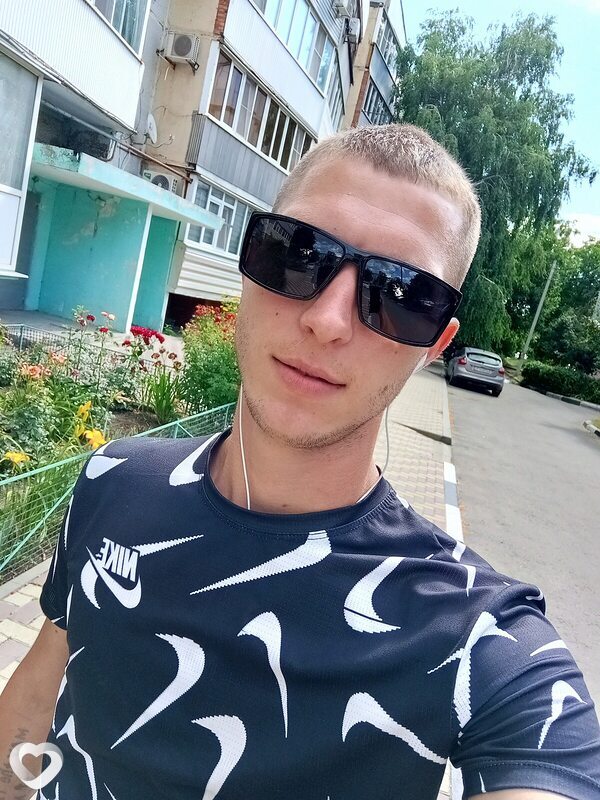 Юрий, 24, Шахтах — анкета №1494319