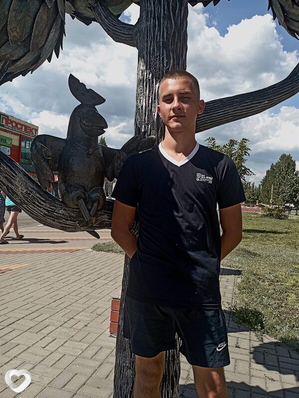 Александр, 19, Омске — анкета №1496227