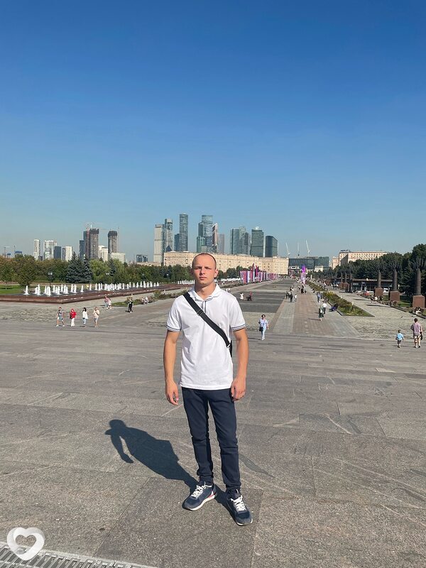 Анатолий, 22, Москве — анкета №1498043