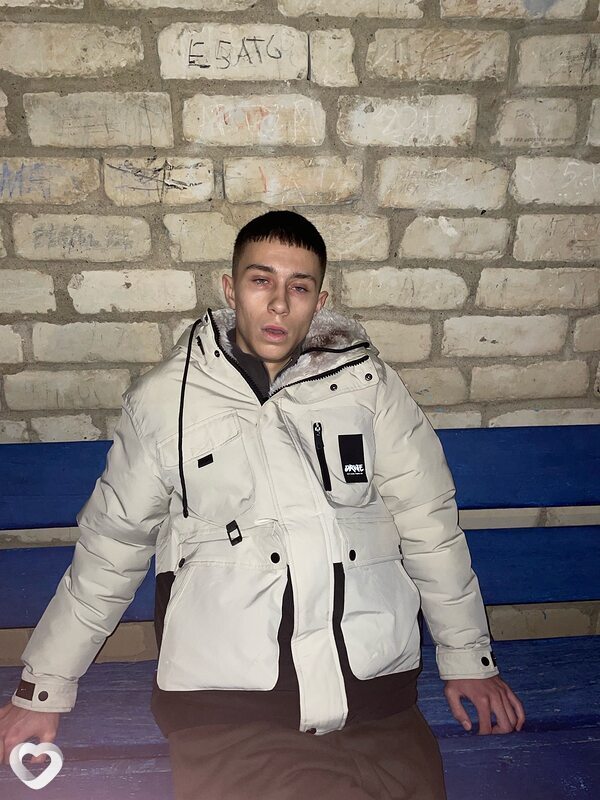 Антон, 21, Москве — анкета №1497968