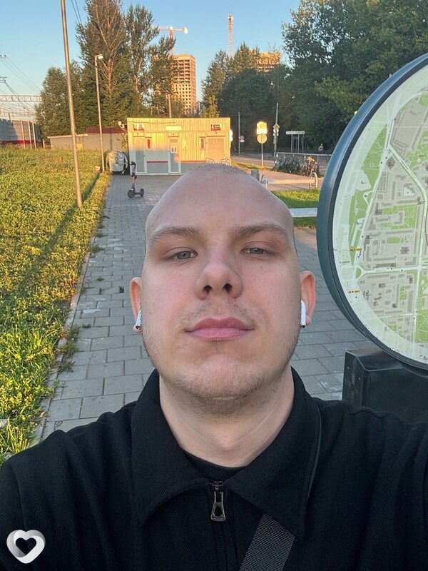 Максим, 22, Москве — анкета №1498250
