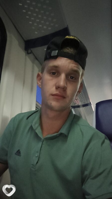 Дима, 21, Барнауле — анкета №1504077