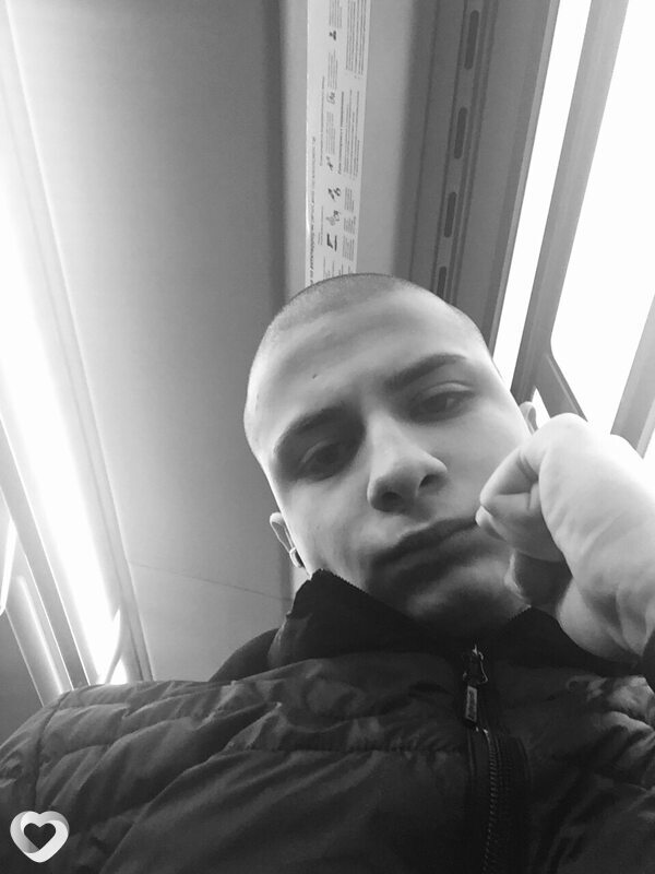 Артём, 22, Москве — анкета №1504030