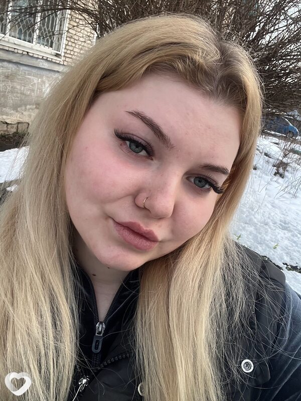 Карина, 24, Александрове — анкета №1504577
