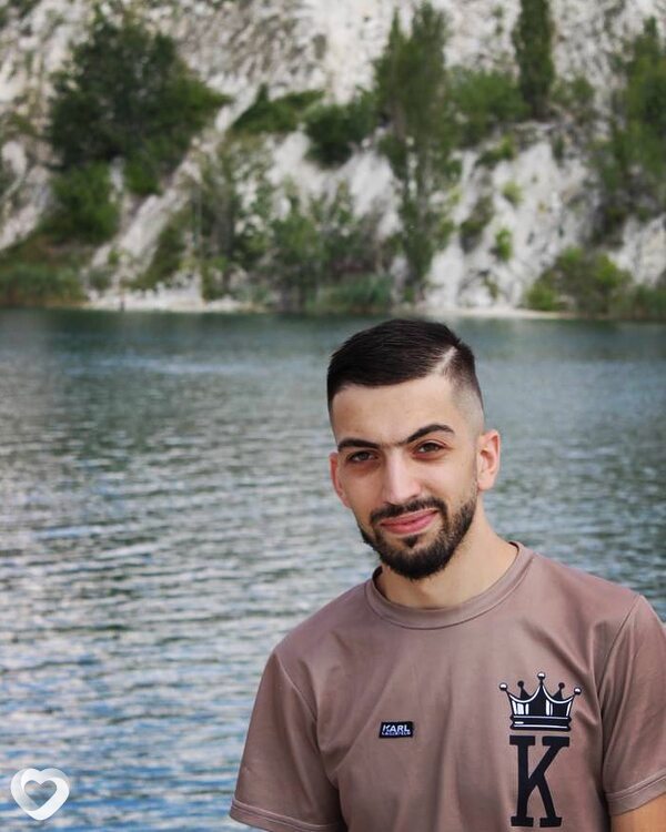 Артур, 27, Евпатории — анкета №1505176